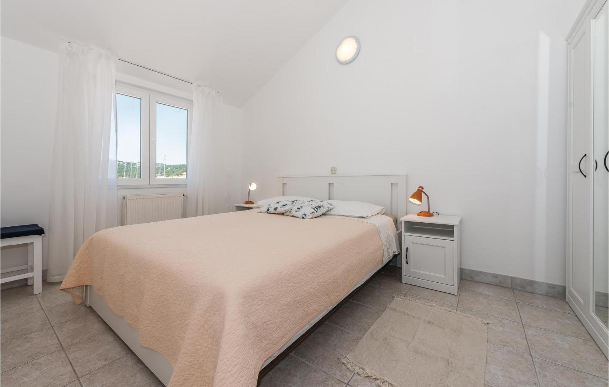 Awesome Apartment In Jezera With Kitchen Bagian luar foto